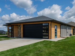 2282 Bonnie Ln, Milford, IA 51351