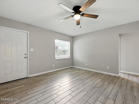 5th image of 5156 CORSAIR Avenue