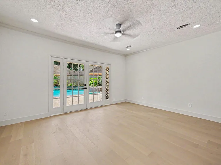 507 Commodore Way — Photo 20