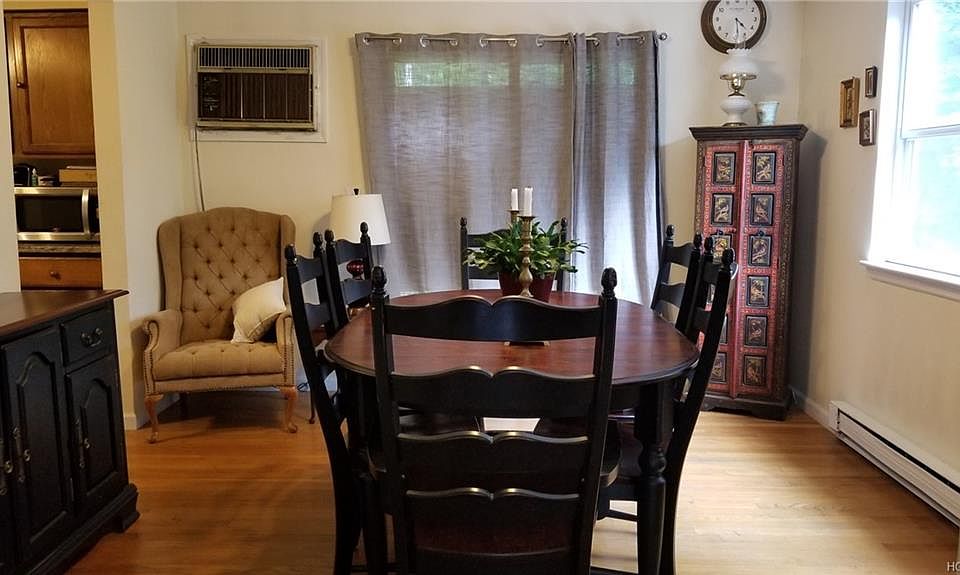 1st image of 8 Fisher Ln