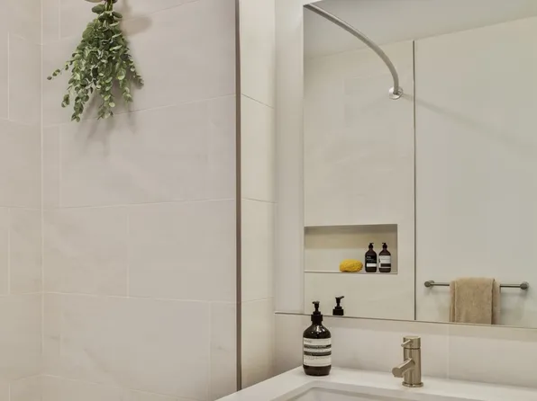 54 Crown Street image 12 of 44