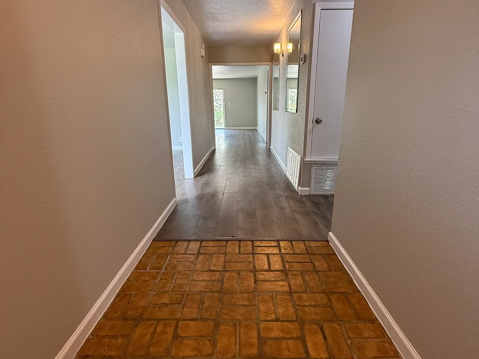 3 bed, 1797 sqft, $1,650 — Photo 2