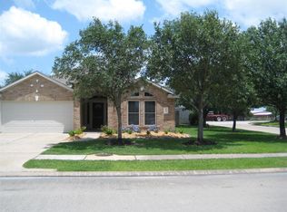 1921 Plum Falls Ln, Pearland, TX 77581
