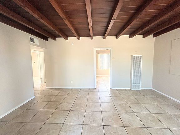 3rd image of 2620 N Stone Ave #Tb2620-12