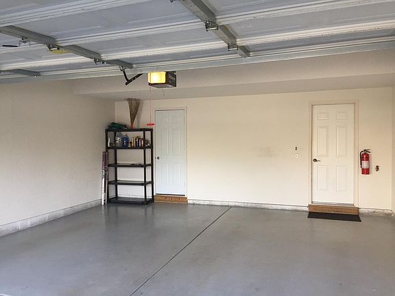 4th image of 2125 Knollwood Dr