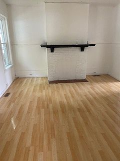 4th image of 240 Woodbine St