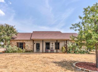 355 Highland Dr, Highland Haven, TX 78654