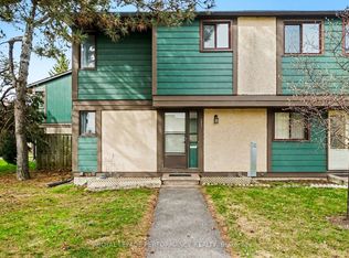1641 Meadowbrook Rd, Ottawa, ON K1B4W6
