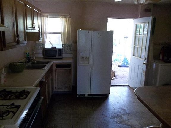 4th image of 37 Rossmore Dr