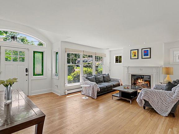 5th image of 186 Compo Rd S