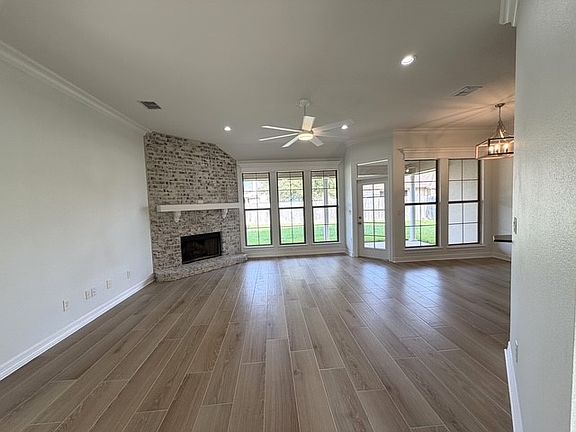 3rd image of 3903 Le Brooke Ln