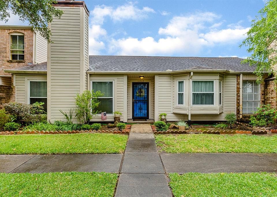 1st image of 10905 Glenwolde Dr #905
