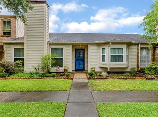 10905 Glenwolde Dr #905, Houston, TX 77099