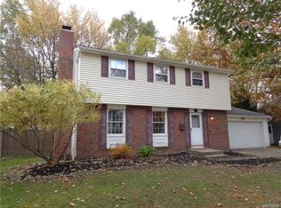 105 Treehaven Rd, West Seneca, NY 14224
