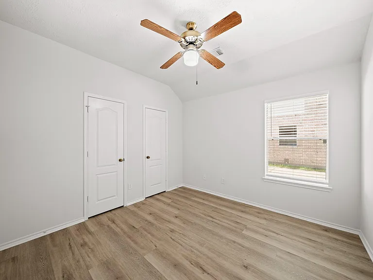2415 Wyckchester Dr — Photo 10