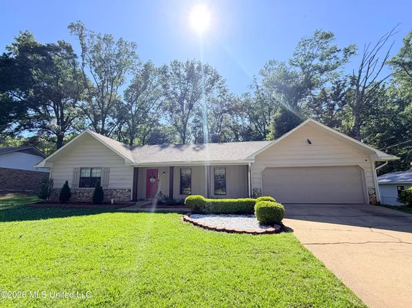 151 Oak Park Dr, Forest, MS 39074