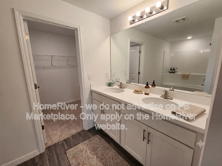 4303 NE 12th Ct — Photo 4