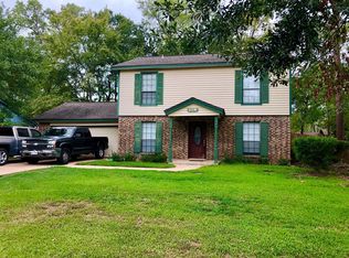 128 Royal Oaks St, Huntsville, TX 77320