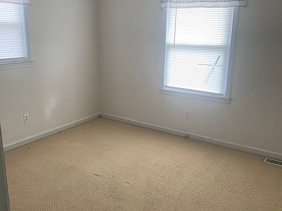 5th image of 804 Oak Hurst Dr