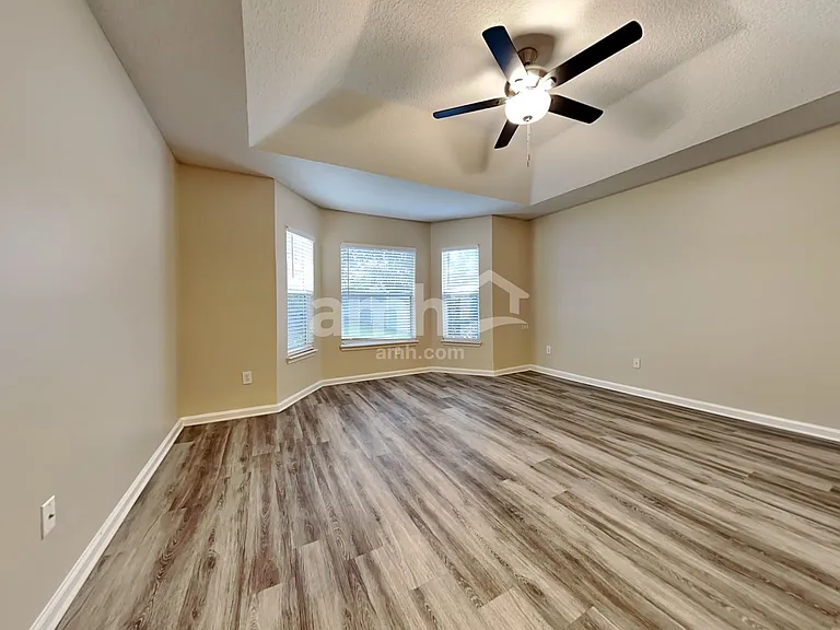 947 Silver Spring Ct — Photo 10