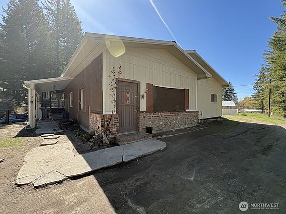 2nd image of 9 Forest Edge Road