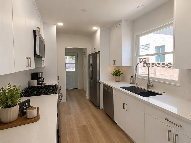 5009 Catalon Ave — Photo 9