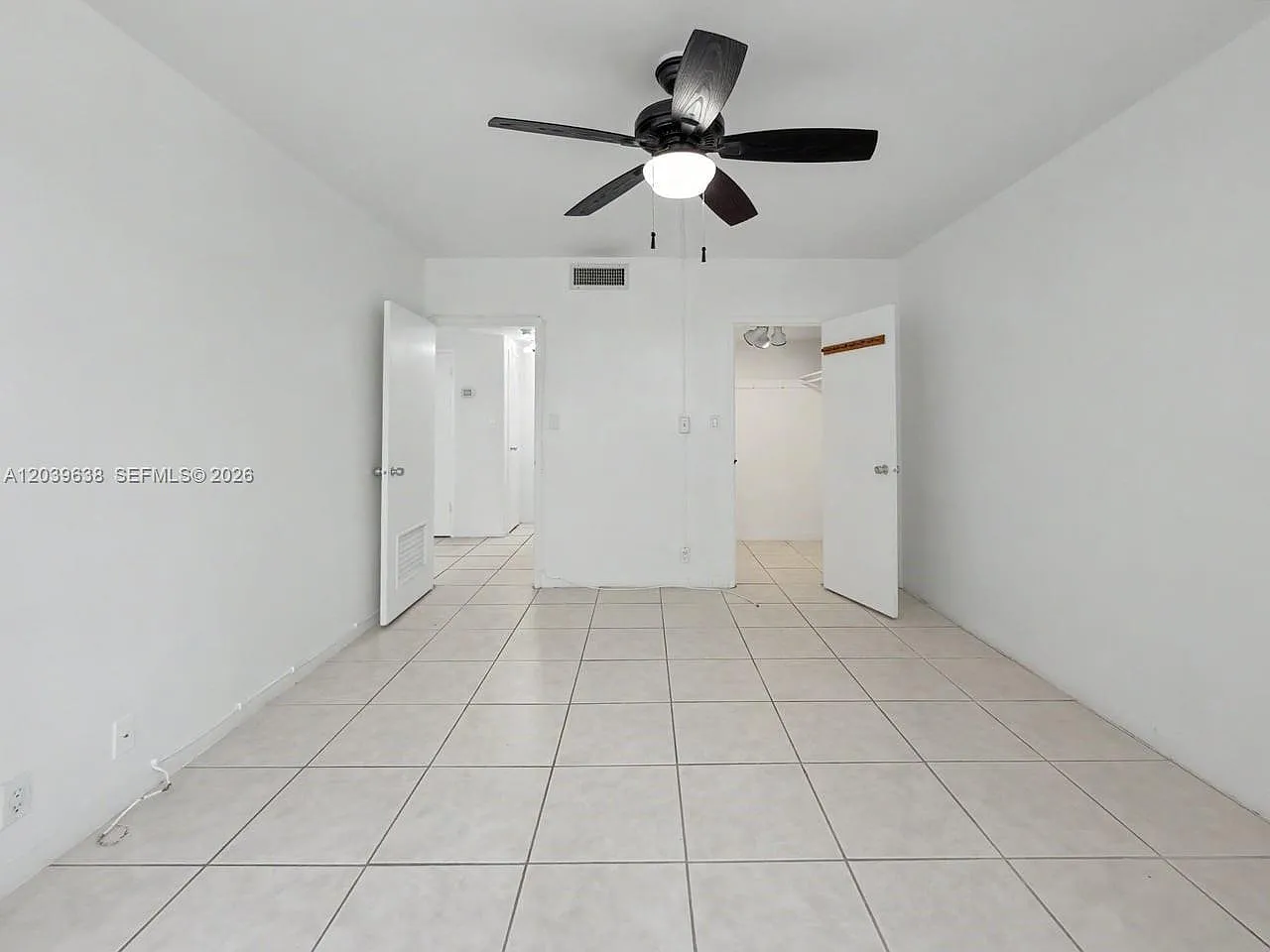 Bay Park Towers Condo — Photo 3