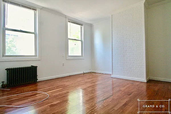 Rented by Grand & Co. | media 12