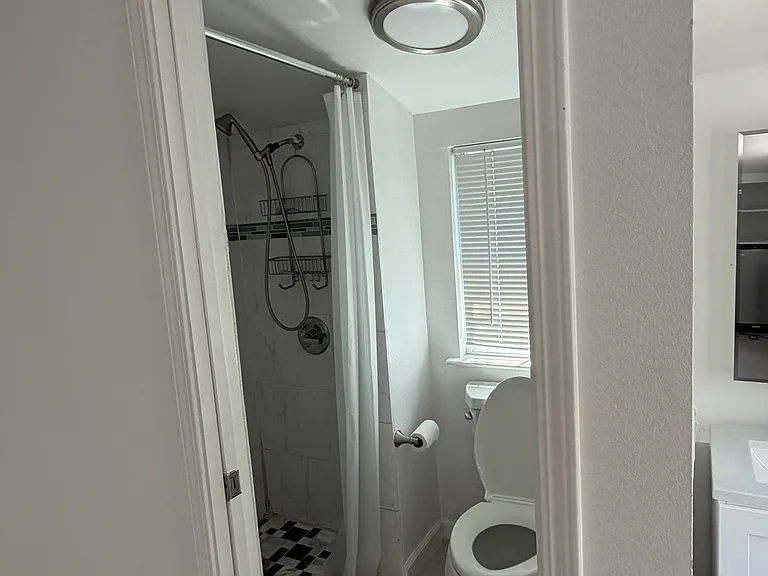 330 Oneill Ave — Photo 4