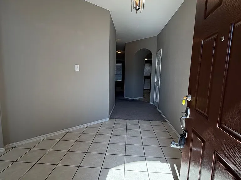 9524 Navarro St — Photo 5