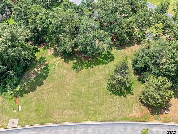 4th image of 110 Lake Lou Ella Dr