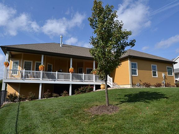 3rd image of 809 Cleaver Dr