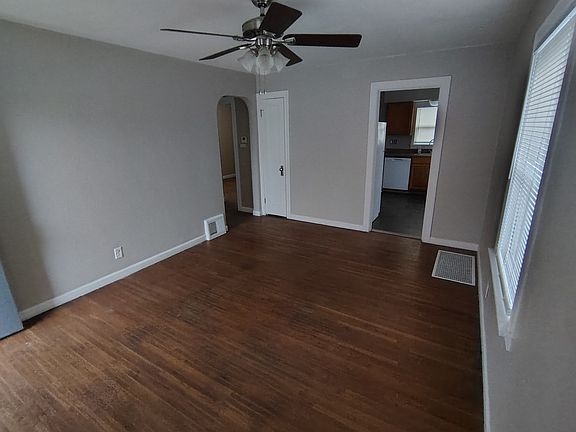 5th image of 257 Lockwood Ave