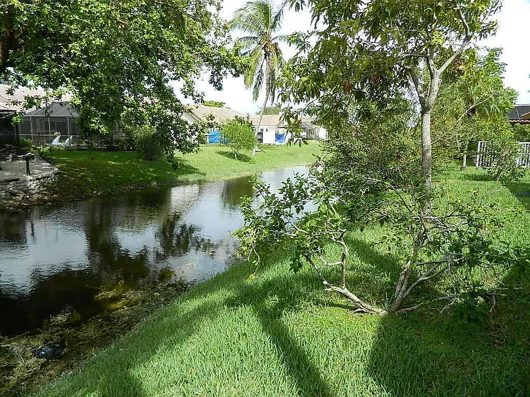 4002 NW 73rd Ave — Photo 13