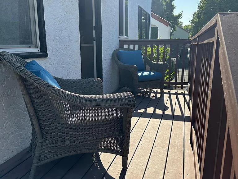 845 N Kilkea Dr — Photo 21