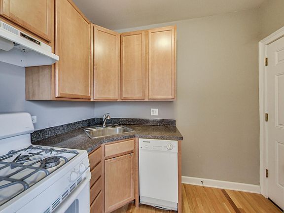 4th image of 6912 N Wolcott Ave #3