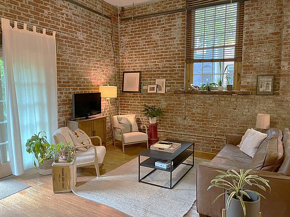 3rd image of 2135 E Susquehanna Ave APT 1F