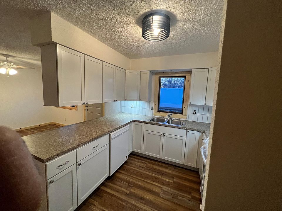 1st image of 701 7th St W #703