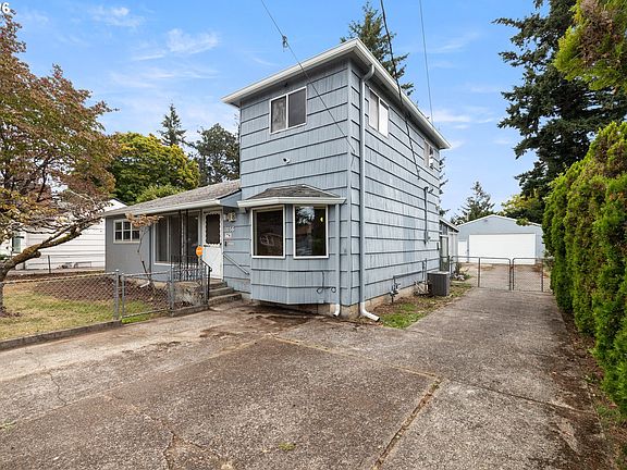3rd image of 13056 SE Center St
