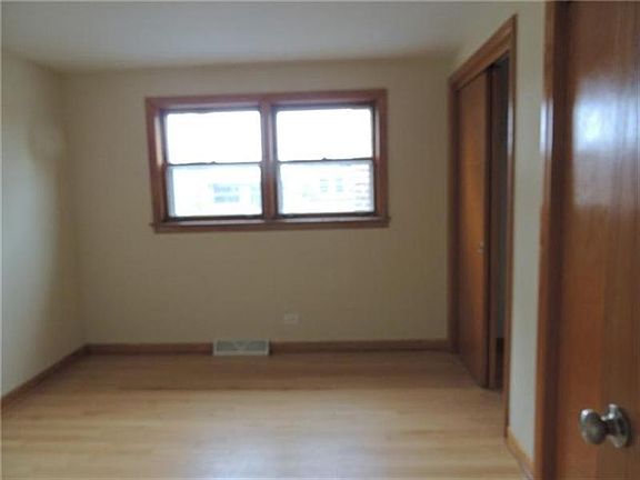 4th image of 5031 S Tripp Ave