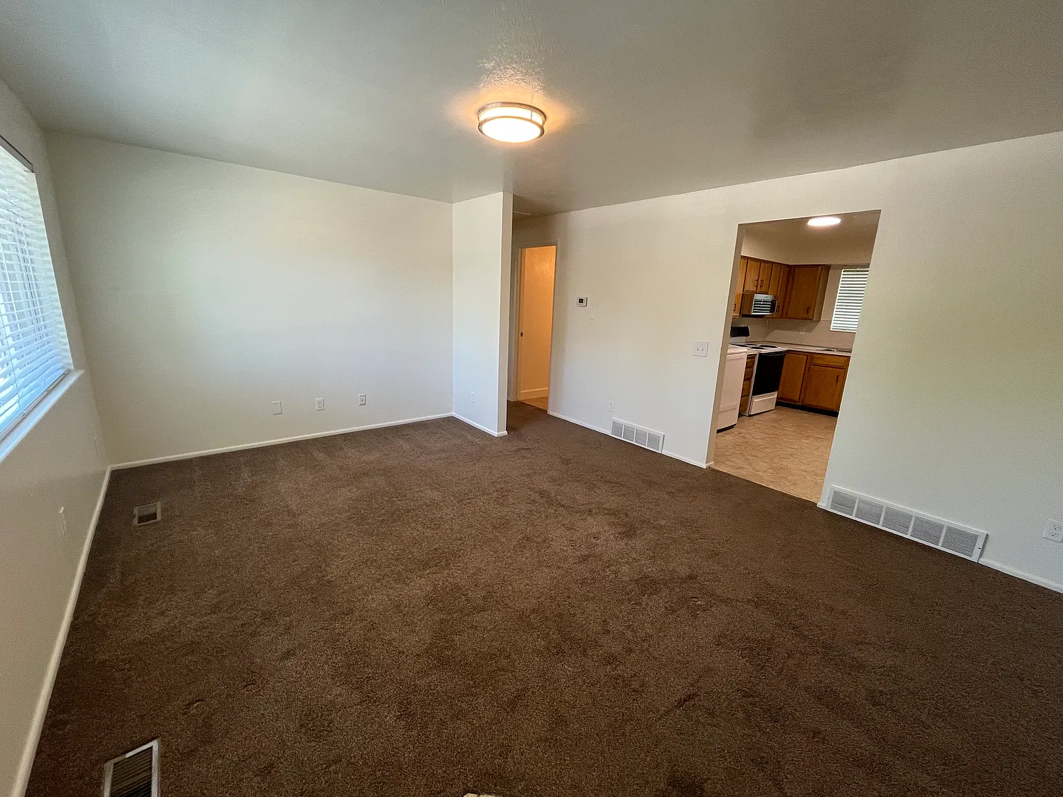 2 bed, 850 sqft, $1,325 — Photo 1