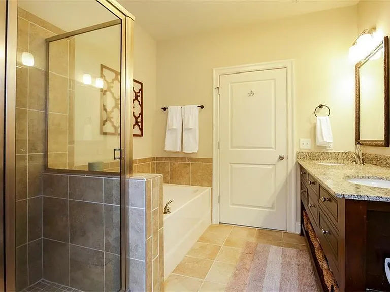 901 Abernathy Rd — Photo 31