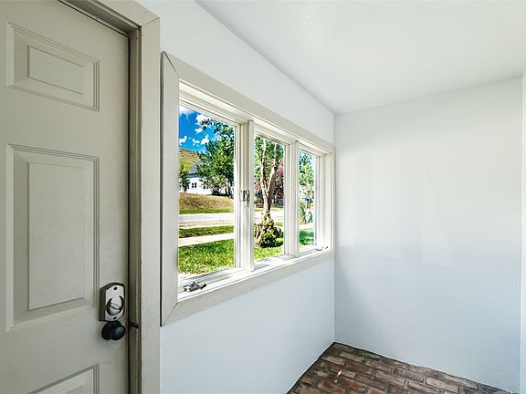 4th image of 112 S Adams Ave