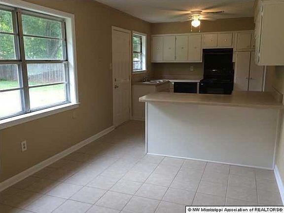 4th image of 5120 Karen Dr