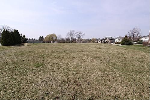 2nd image of 7545 S Kensington Way
