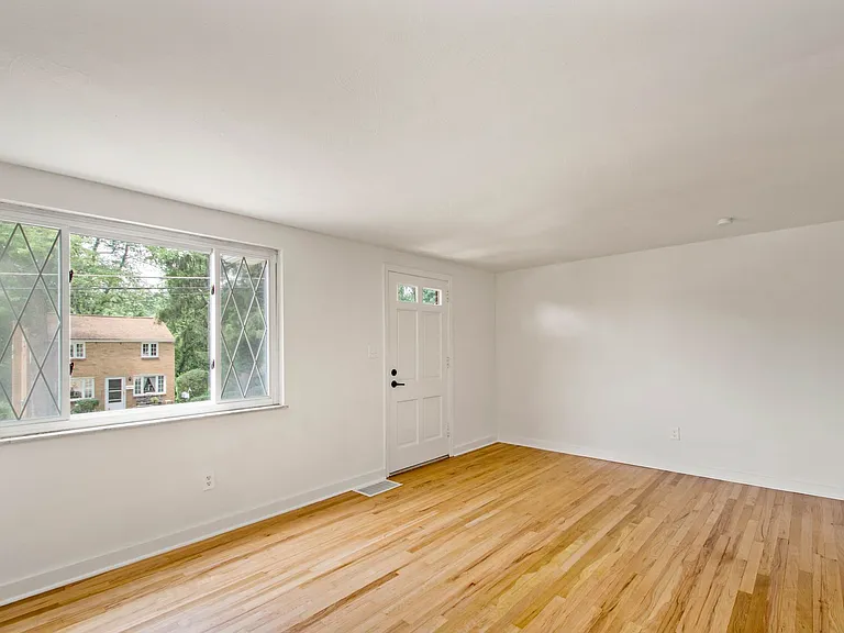 217 Saylong Dr — Photo 11