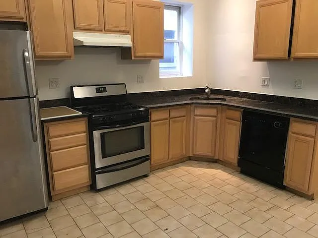 717 W Roscoe St #1 — Photo 8