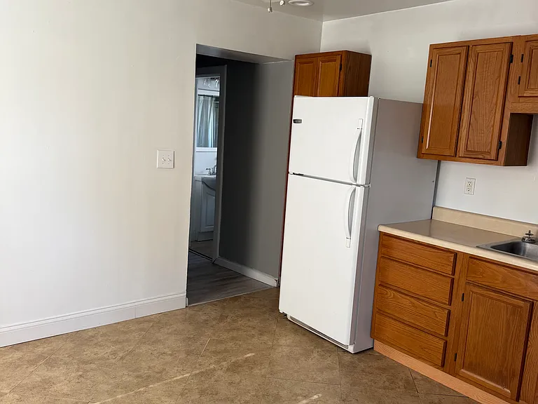 732 Kercher St — Photo 8