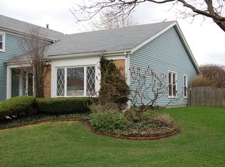 5 Fox Ct E, Buffalo Grove, IL
