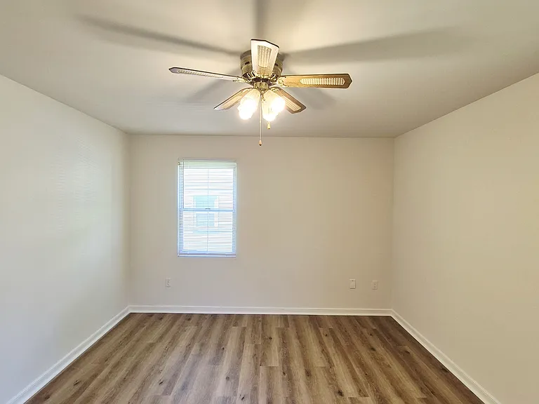 1412 Blair St — Photo 27